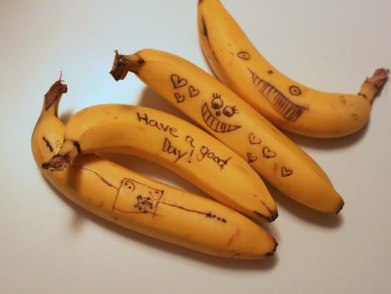 香蕉上的涂画
